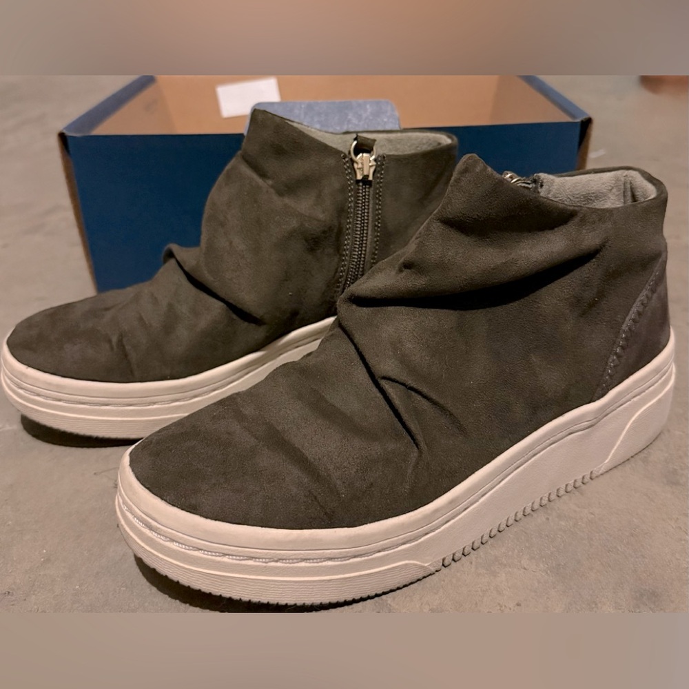 Dr. Scholl’s Energy Shoe Olive